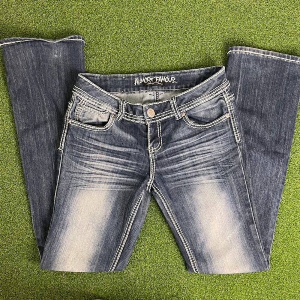 Vintage Y2K 2000s Almost Famous Dark Wash Embellished Boot Cut Jeans Sz 6